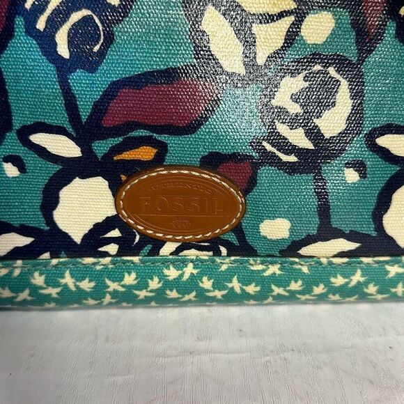 Fossil iPad Cover Coated Canvas Makeup Case Floral - Picture 2 of 7